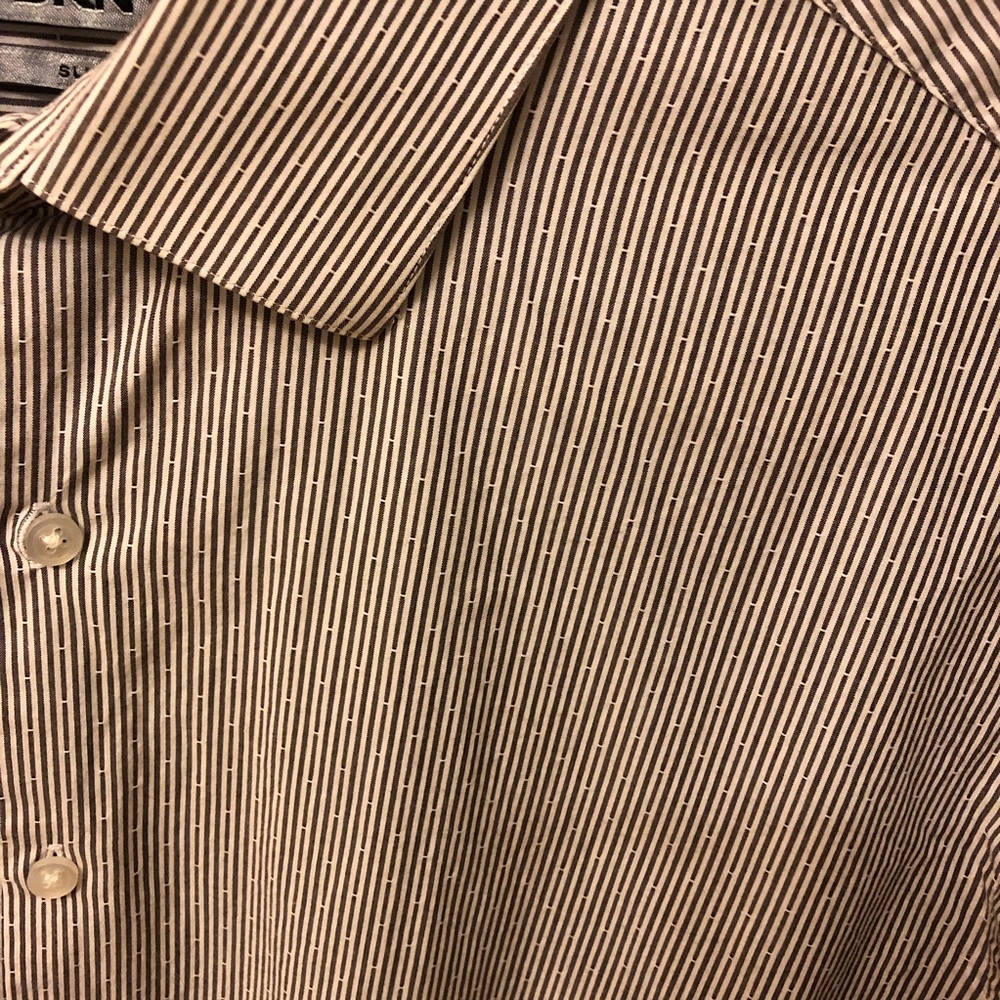 Patterned slim fit button-down